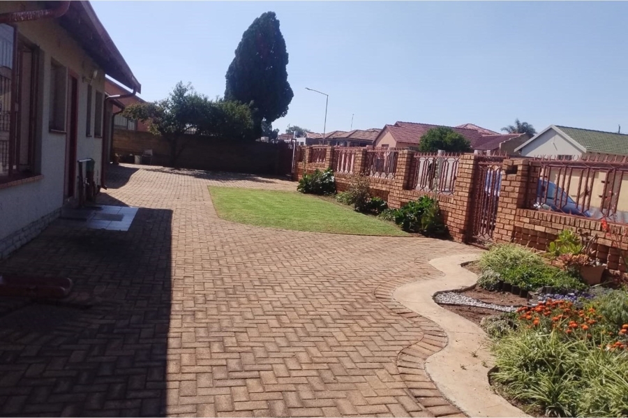 3 Bedroom Property for Sale in Kagiso Gauteng