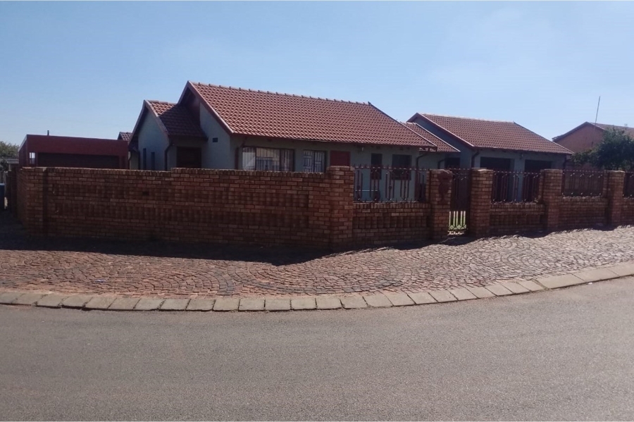 3 Bedroom Property for Sale in Kagiso Gauteng