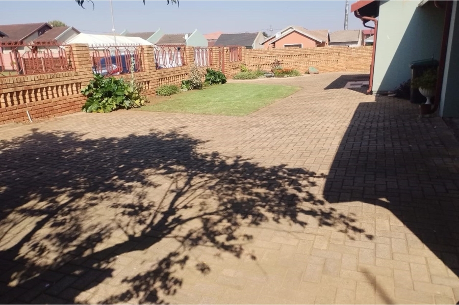 3 Bedroom Property for Sale in Kagiso Gauteng