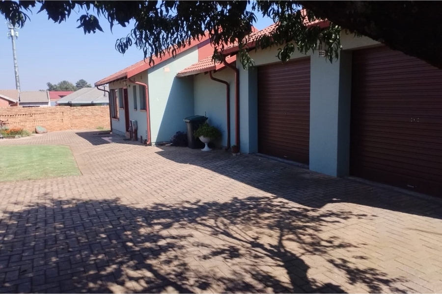 3 Bedroom Property for Sale in Kagiso Gauteng