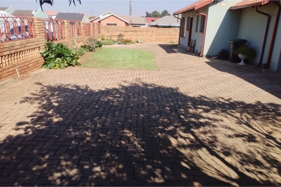 3 Bedroom Property for Sale in Kagiso Gauteng