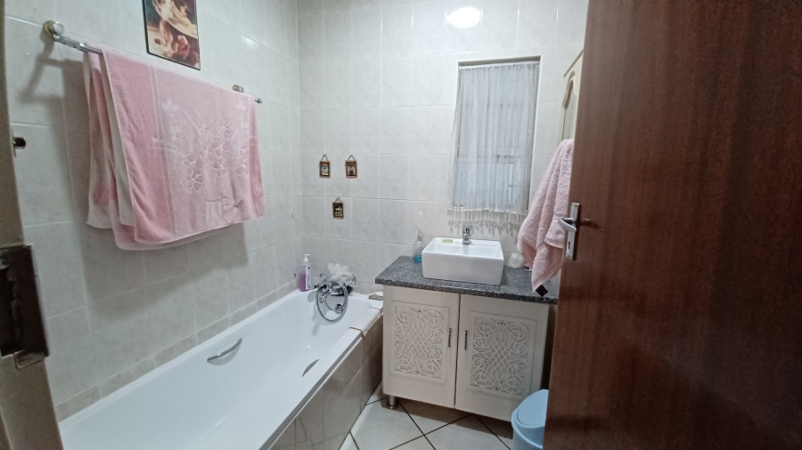 3 Bedroom Property for Sale in Vanderbijlpark SE 2 Gauteng