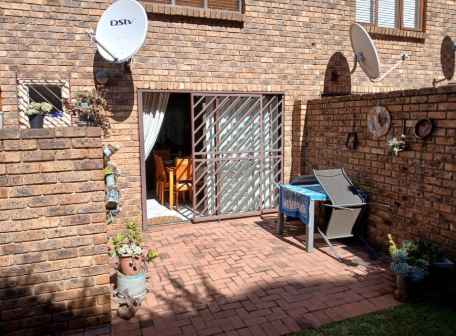 2 Bedroom Property for Sale in Ridgeway Gauteng