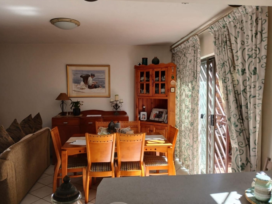 2 Bedroom Property for Sale in Ridgeway Gauteng