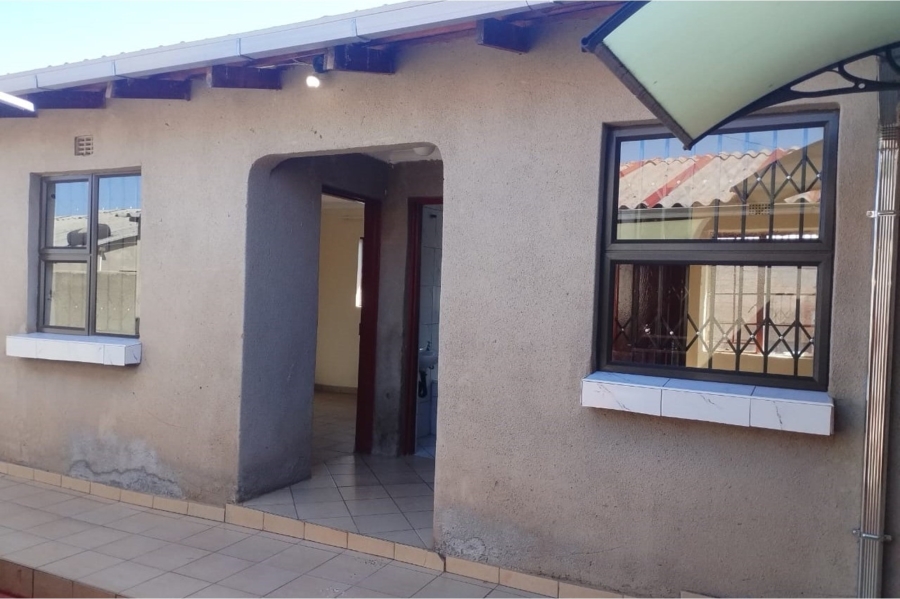 To Let 2 Bedroom Property for Rent in Moletsane Gauteng