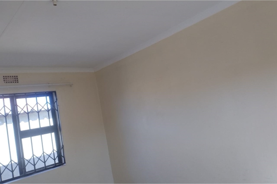 To Let 2 Bedroom Property for Rent in Moletsane Gauteng