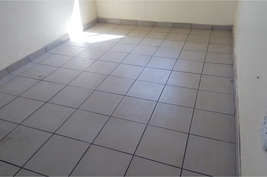 To Let 2 Bedroom Property for Rent in Moletsane Gauteng