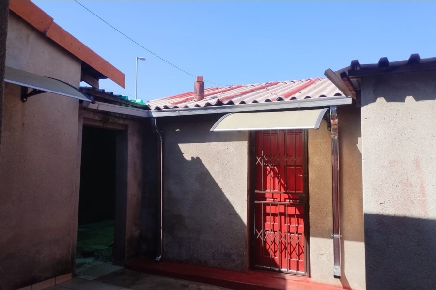 To Let 2 Bedroom Property for Rent in Moletsane Gauteng