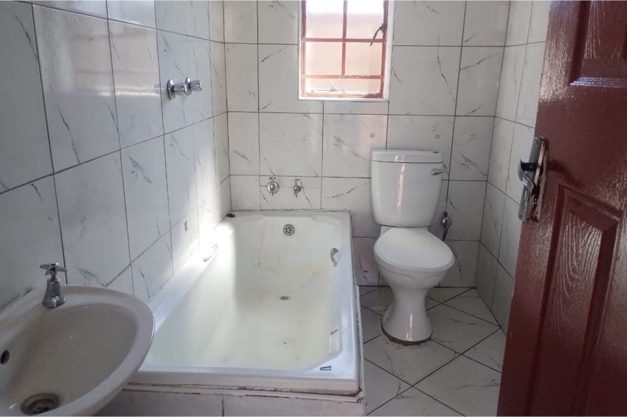 To Let 2 Bedroom Property for Rent in Moletsane Gauteng