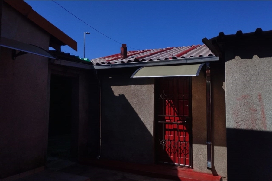 To Let 2 Bedroom Property for Rent in Moletsane Gauteng