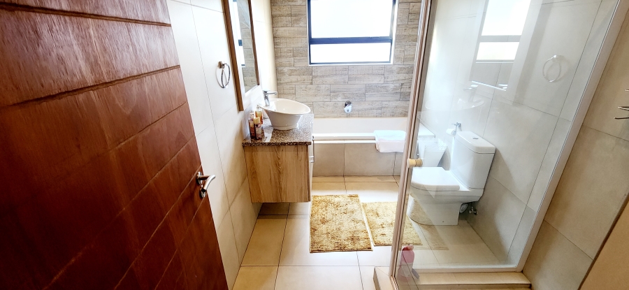 4 Bedroom Property for Sale in Midstream Meadows Gauteng