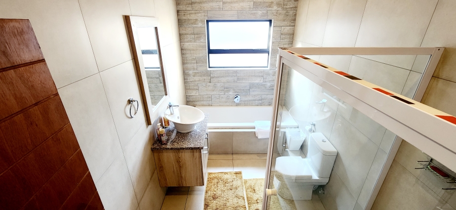 4 Bedroom Property for Sale in Midstream Meadows Gauteng