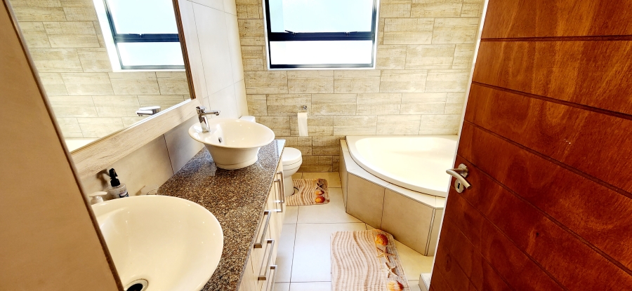 4 Bedroom Property for Sale in Midstream Meadows Gauteng