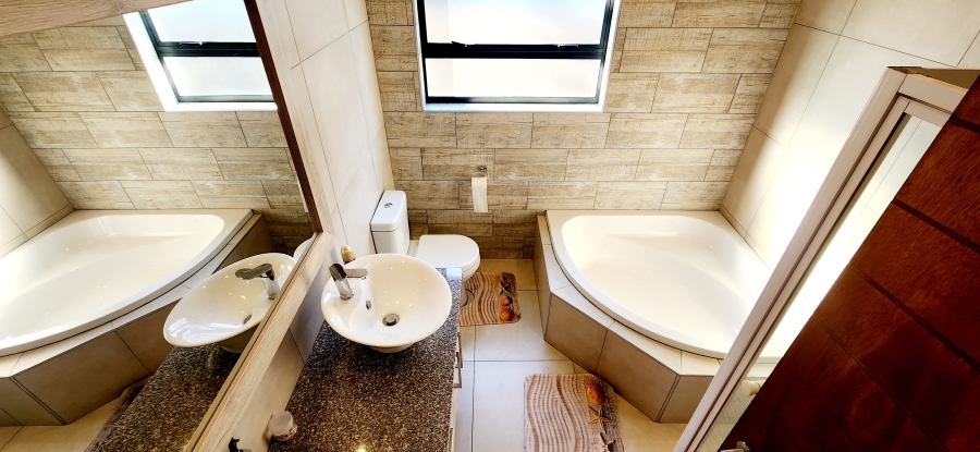 4 Bedroom Property for Sale in Midstream Meadows Gauteng