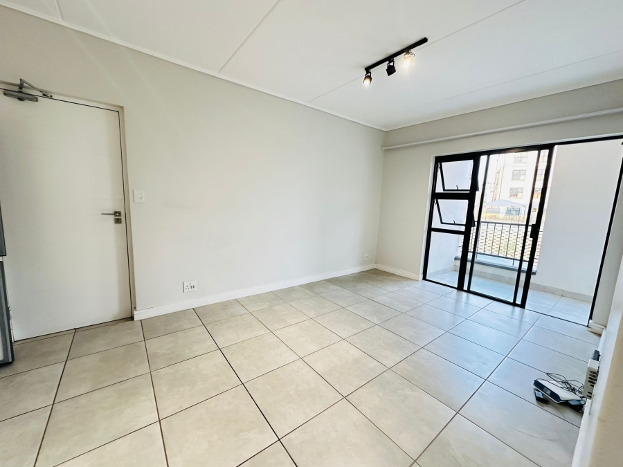 1 Bedroom Property for Sale in Waterfall Gauteng