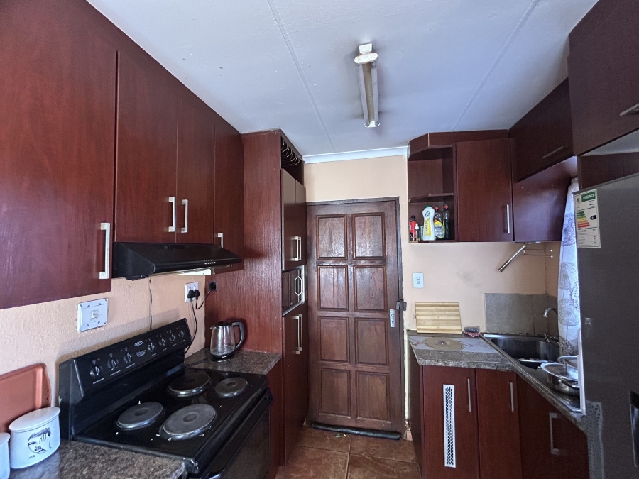 To Let 2 Bedroom Property for Rent in Soshanguve VV Gauteng