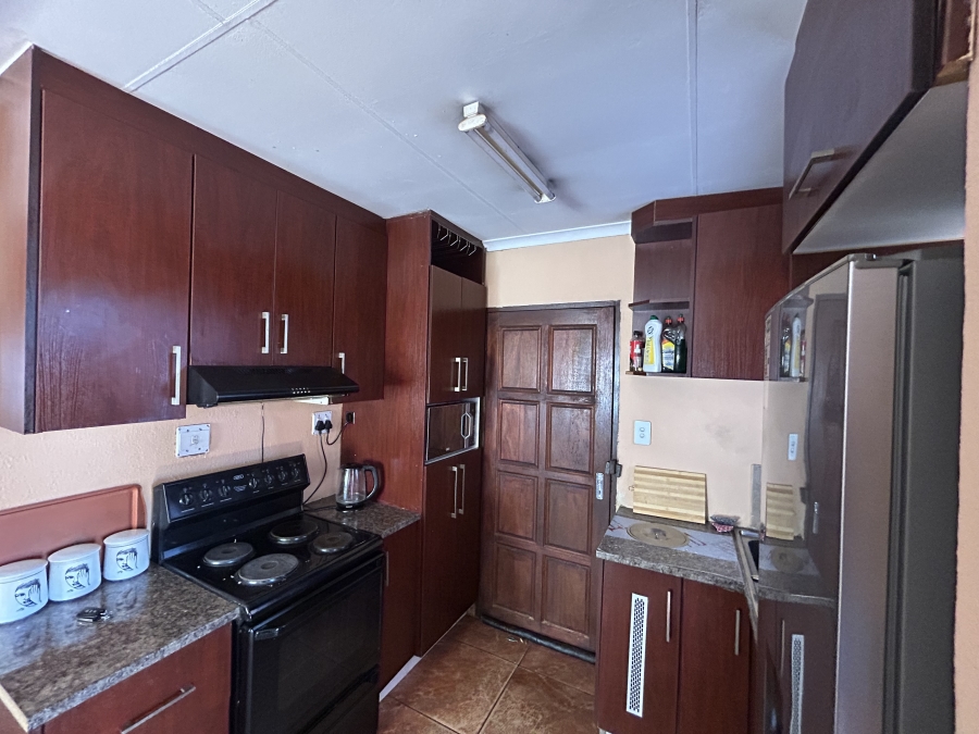 To Let 2 Bedroom Property for Rent in Soshanguve VV Gauteng