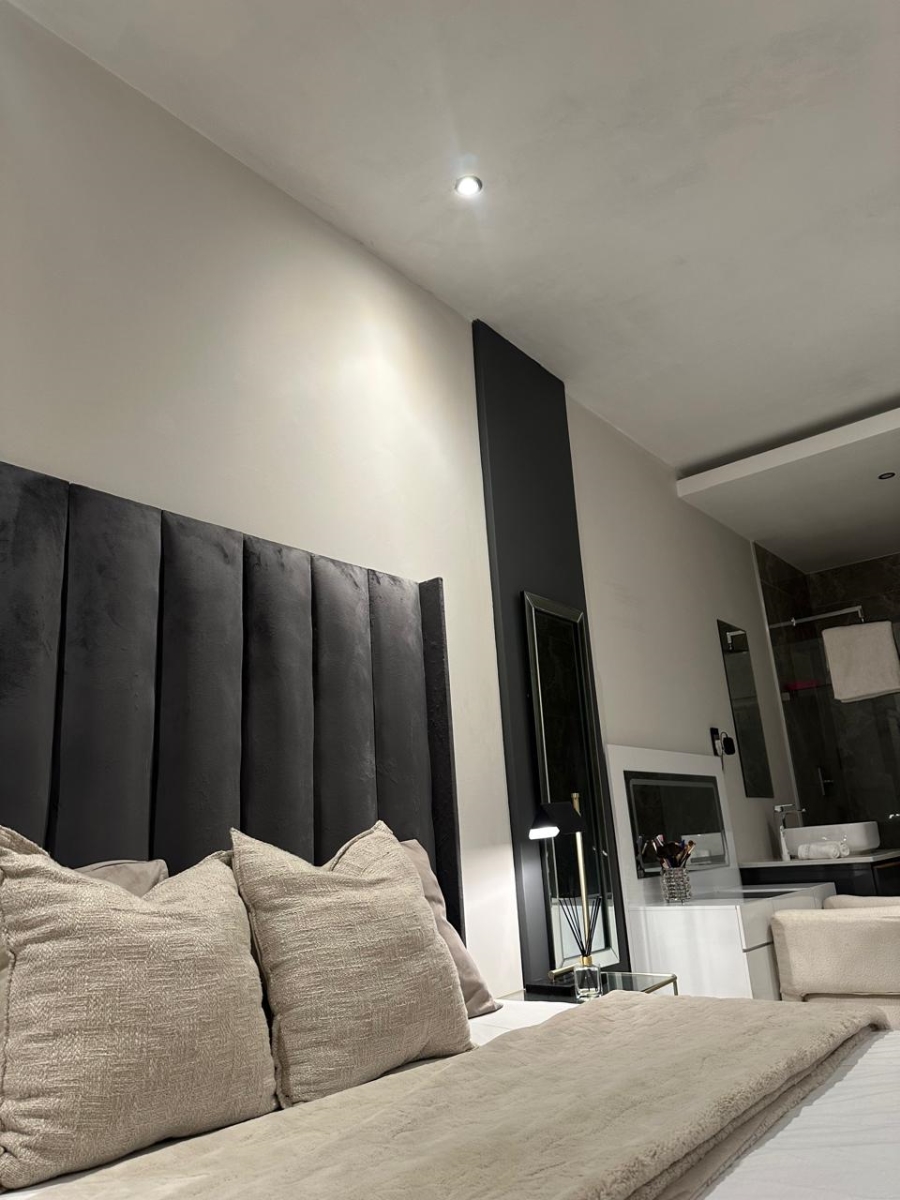 To Let 1 Bedroom Property for Rent in Houghton Estate Gauteng