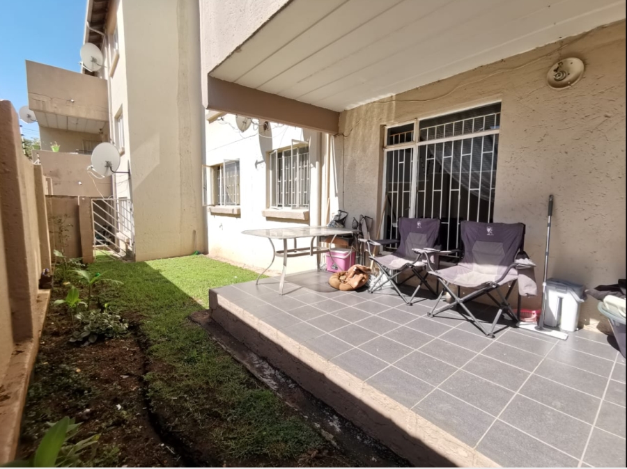 3 Bedroom Property for Sale in Linmeyer Gauteng