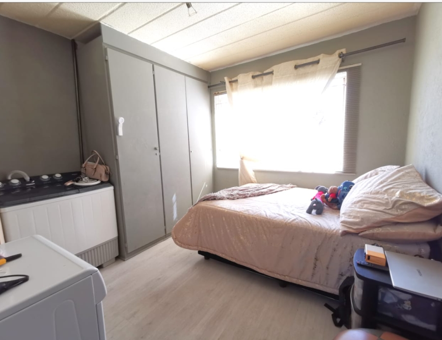 3 Bedroom Property for Sale in Linmeyer Gauteng