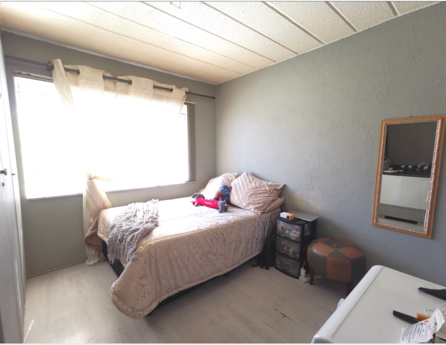 3 Bedroom Property for Sale in Linmeyer Gauteng