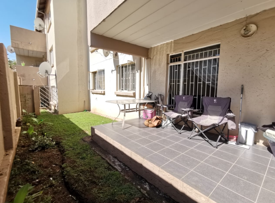 3 Bedroom Property for Sale in Linmeyer Gauteng