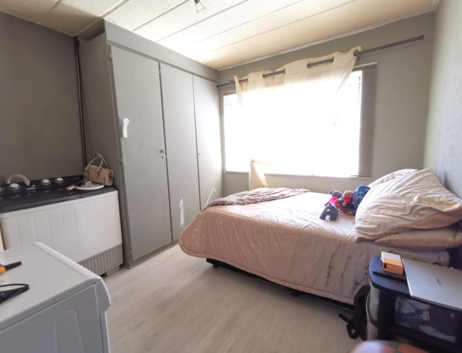 3 Bedroom Property for Sale in Linmeyer Gauteng