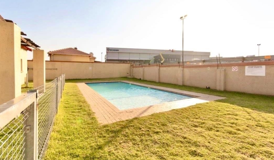 2 Bedroom Property for Sale in Ormonde Gauteng