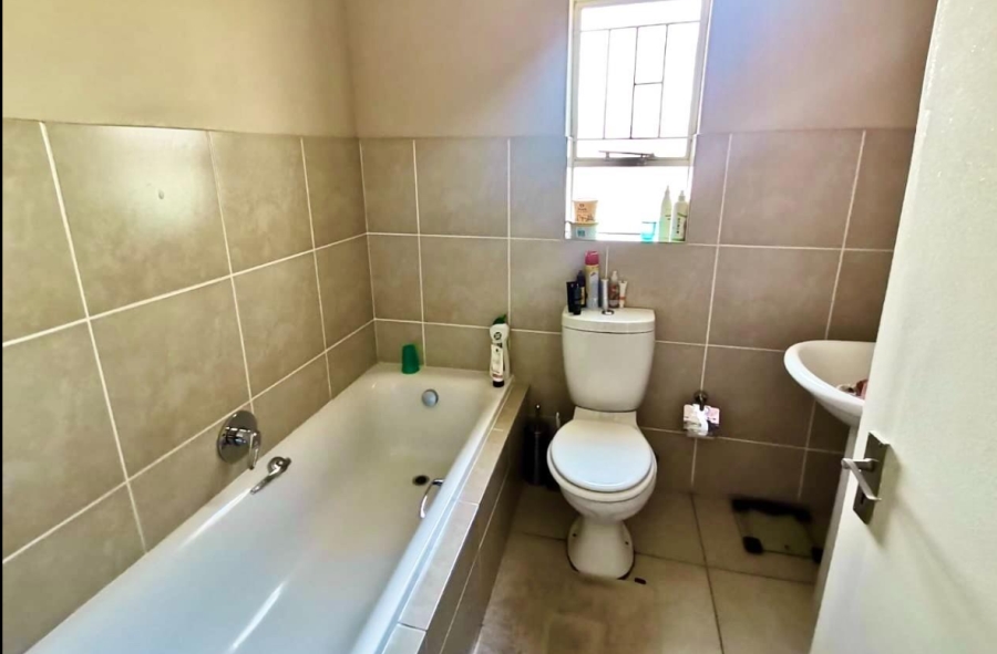 2 Bedroom Property for Sale in Ormonde Gauteng