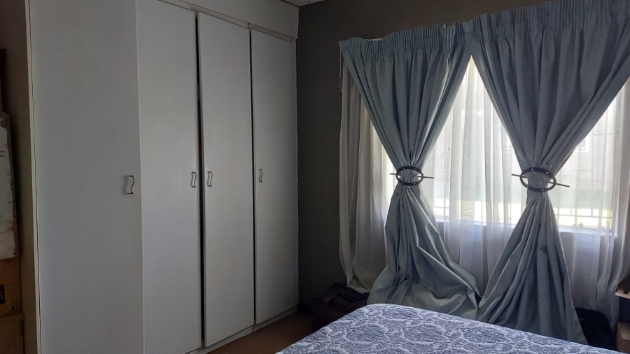 2 Bedroom Property for Sale in Comet Gauteng