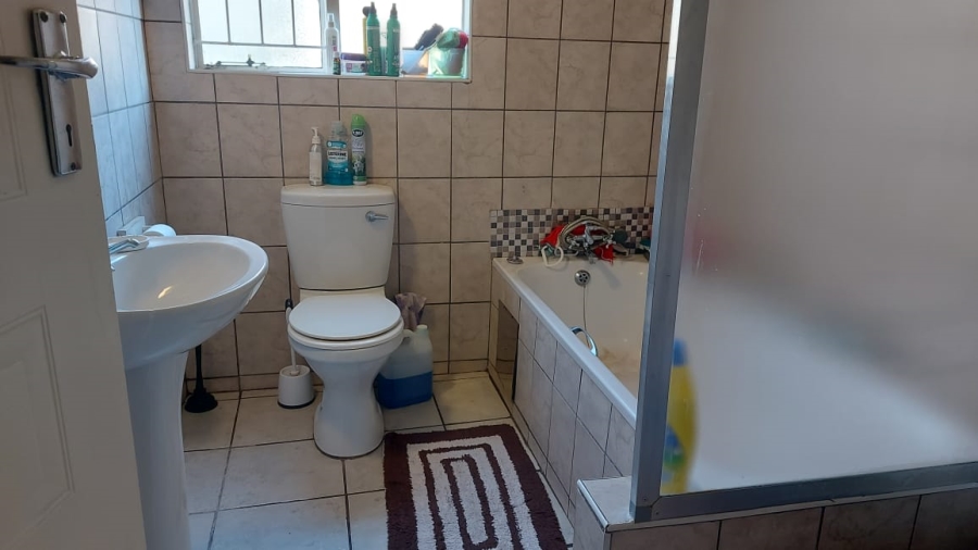 2 Bedroom Property for Sale in Comet Gauteng