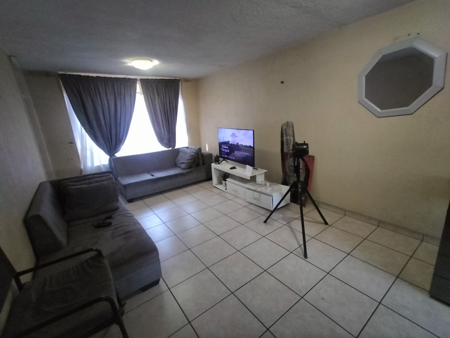 2 Bedroom Property for Sale in Pretoria North Gauteng