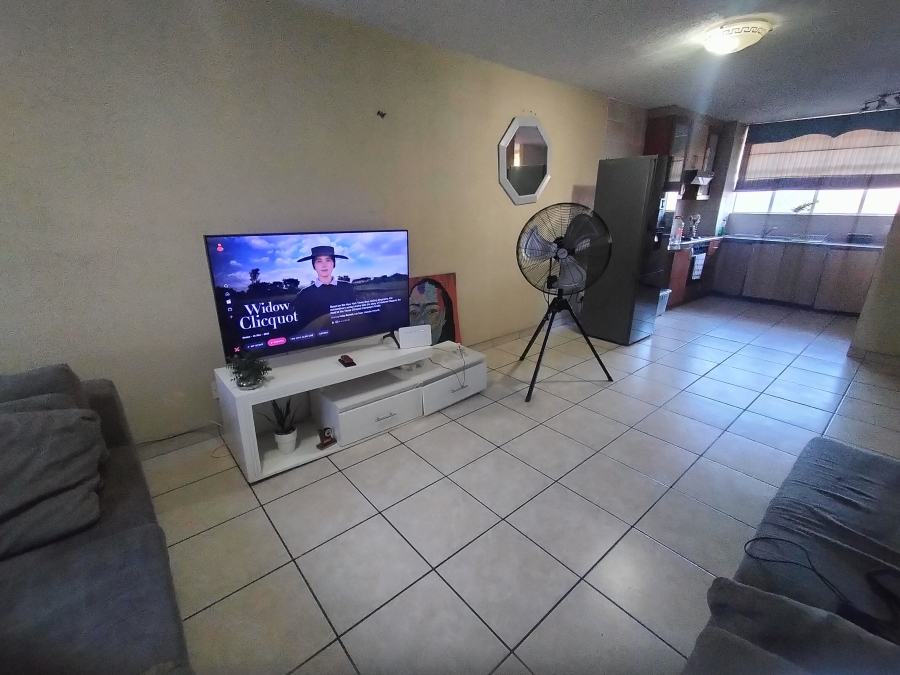 2 Bedroom Property for Sale in Pretoria North Gauteng