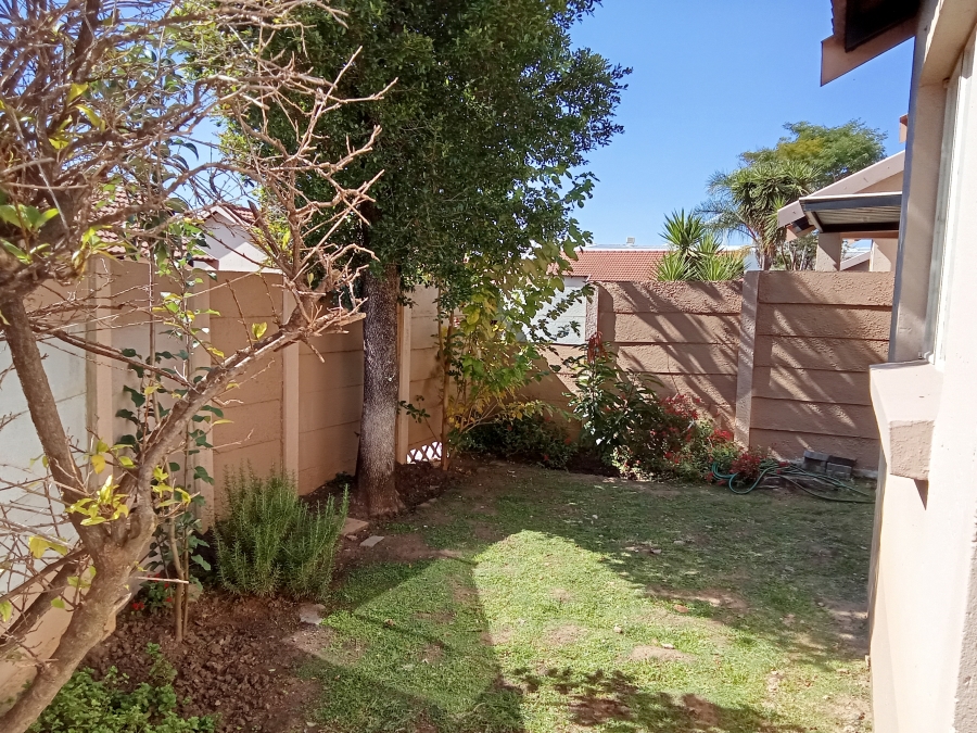 2 Bedroom Property for Sale in Allens Nek Gauteng