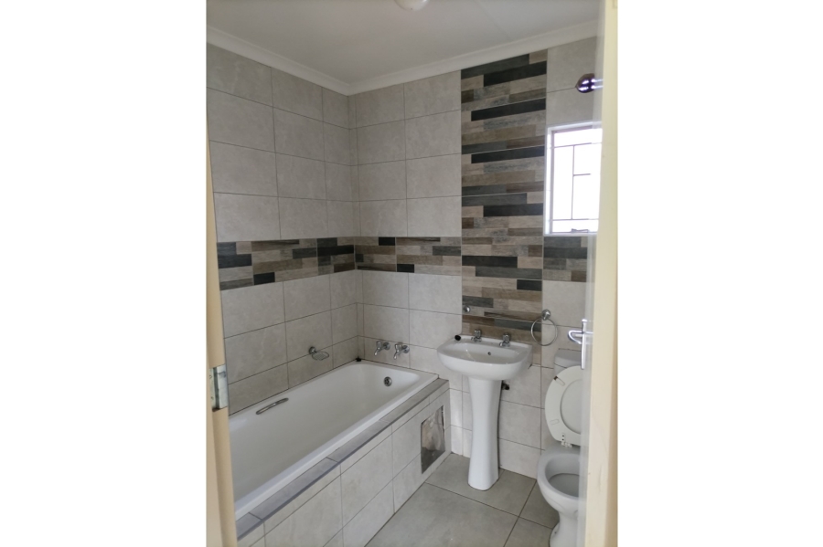 To Let 2 Bedroom Property for Rent in Mahube Valley Gauteng
