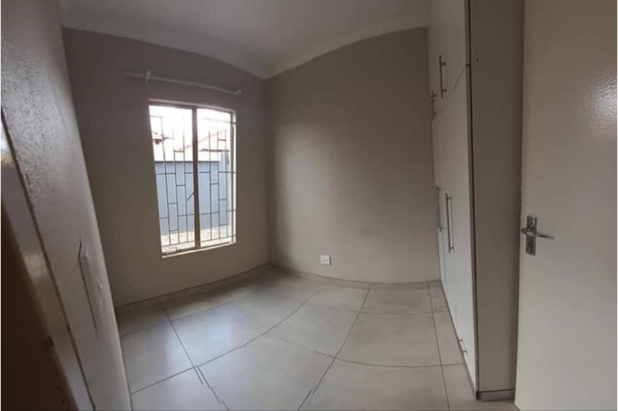 To Let 2 Bedroom Property for Rent in Mahube Valley Gauteng
