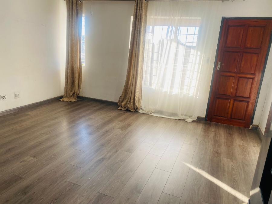 2 Bedroom Property for Sale in East Lynne Gauteng