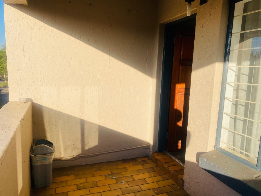 2 Bedroom Property for Sale in East Lynne Gauteng
