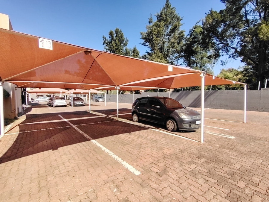 2 Bedroom Property for Sale in Brackendowns Gauteng