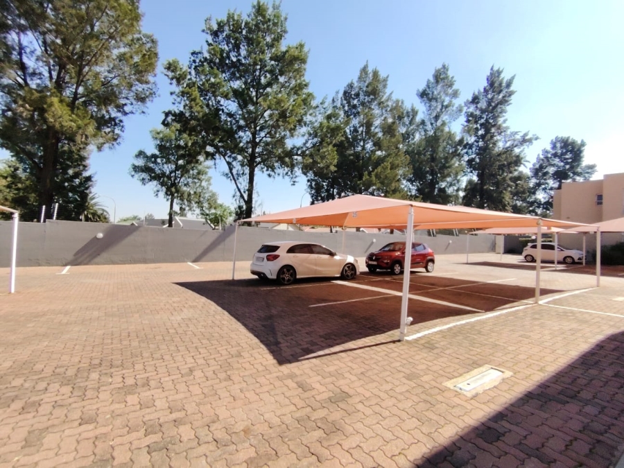 2 Bedroom Property for Sale in Brackendowns Gauteng