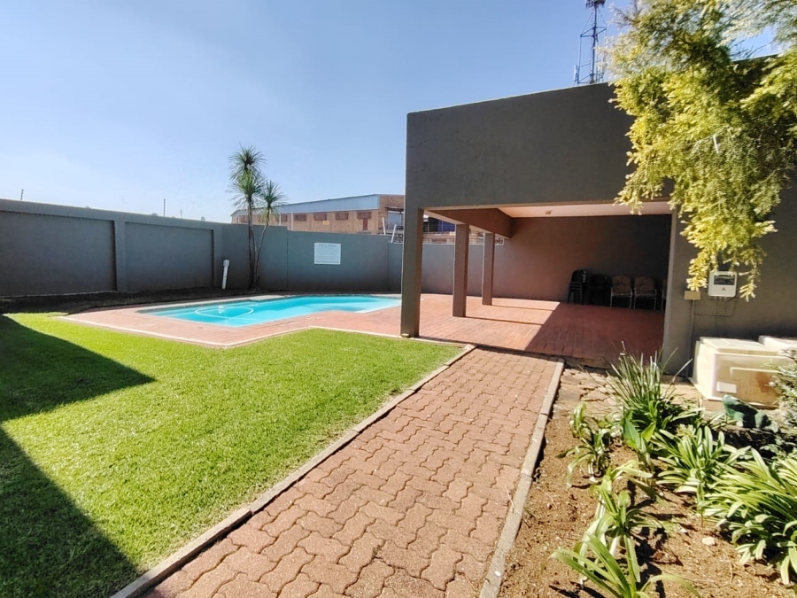 2 Bedroom Property for Sale in Brackendowns Gauteng