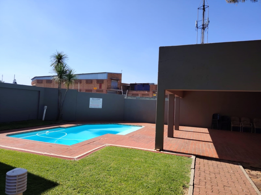 2 Bedroom Property for Sale in Brackendowns Gauteng