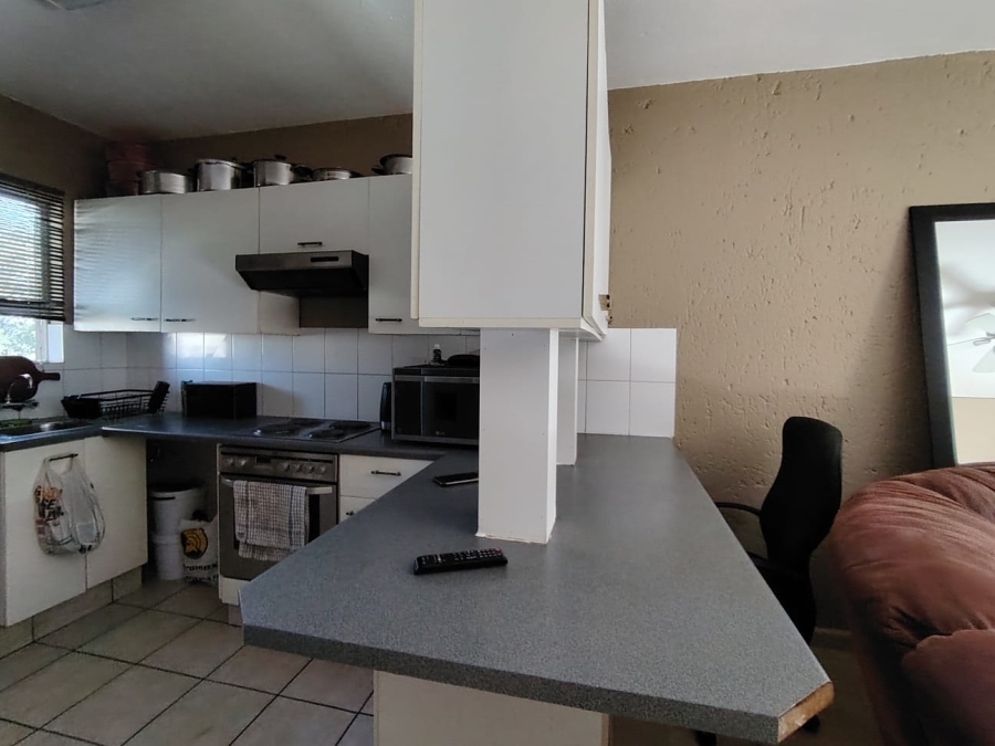 2 Bedroom Property for Sale in Brackendowns Gauteng
