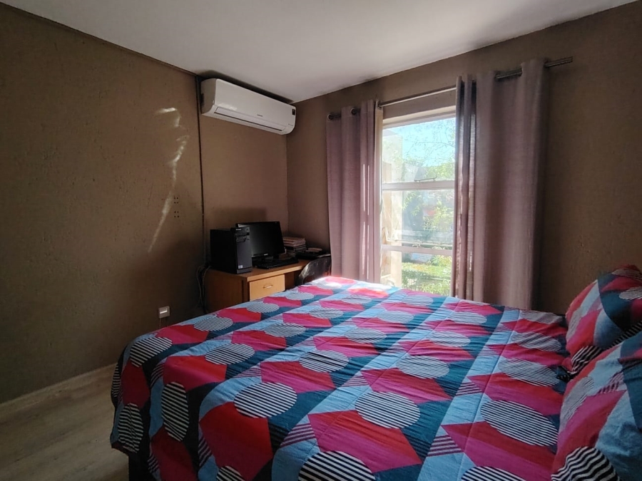 2 Bedroom Property for Sale in Brackendowns Gauteng