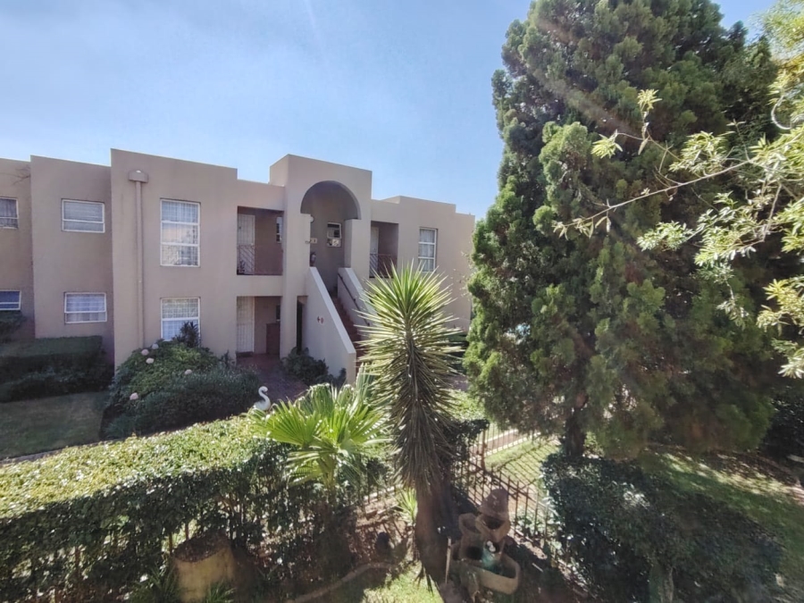 2 Bedroom Property for Sale in Brackendowns Gauteng
