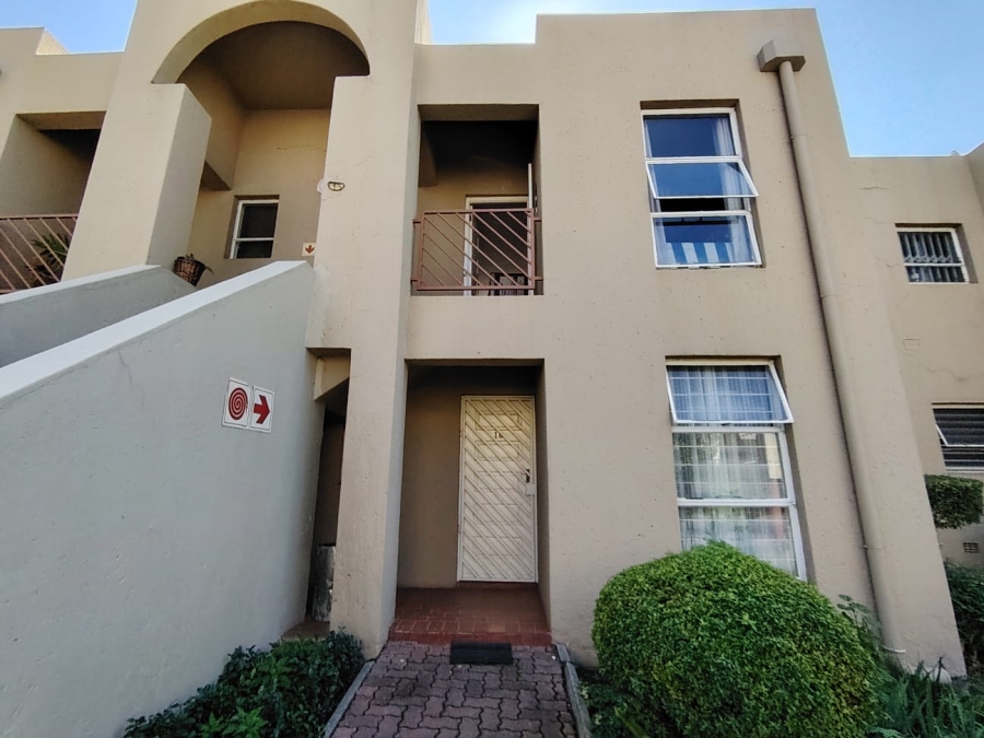 2 Bedroom Property for Sale in Brackendowns Gauteng