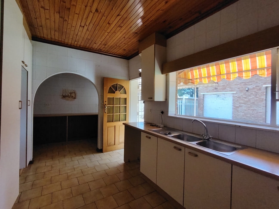 To Let 4 Bedroom Property for Rent in Brackendowns Gauteng