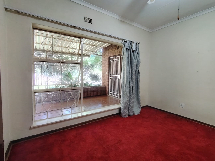 To Let 4 Bedroom Property for Rent in Brackendowns Gauteng