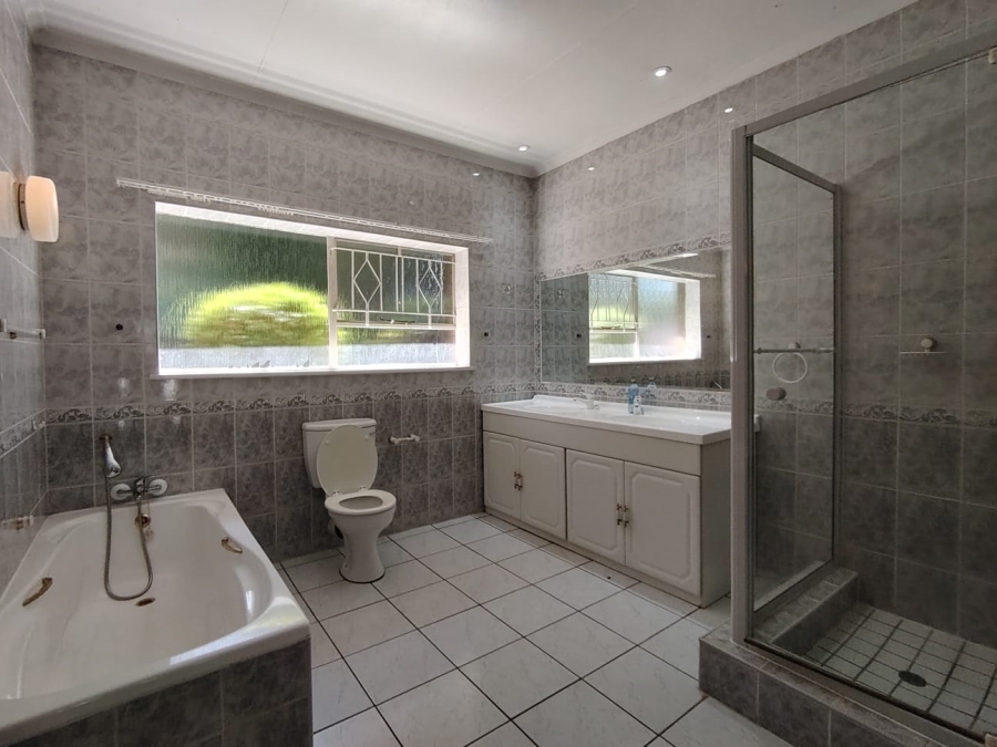 To Let 4 Bedroom Property for Rent in Brackendowns Gauteng