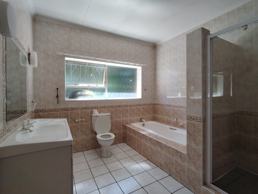 To Let 4 Bedroom Property for Rent in Brackendowns Gauteng